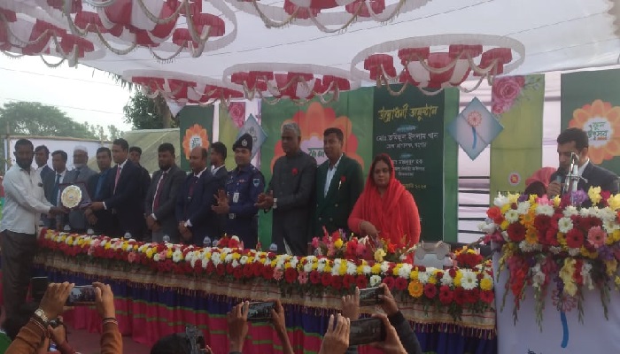 ঝিকরগাছায় ৩ দিনব্যাপী ফুল উৎসব শুরু