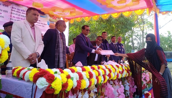 মানসম্মত শিক্ষার জন্য স্কুলিংয়ের বিকল্প নাই