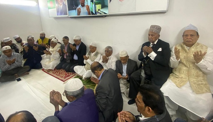 কোকোর মাগফেরাত কামনায় গুলশানের দোয়া মাহফিল