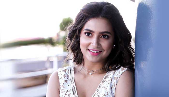‘বিয়ে করছো কবে’, দেবকে শুভশ্রী