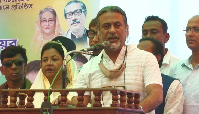 বাবার নামের কলেজে এসে আবেগাপ্লুত যুবলীগ চেয়ারম্যান পরশ