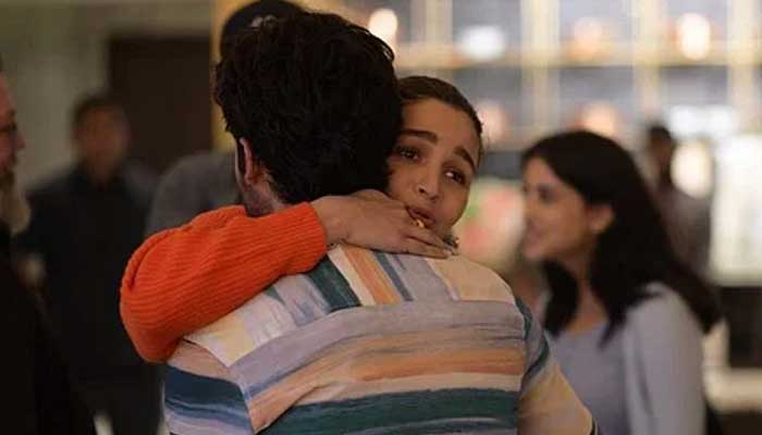 ‘ফারাজ’ সিনেমা দেখে কাঁদলেন কাপুর পরিবারের সদস্যরা