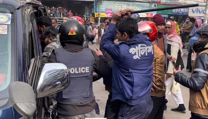 ছাত্রদলের মিছিলে পুলিশের লাঠিচার্জ, আটক ৩