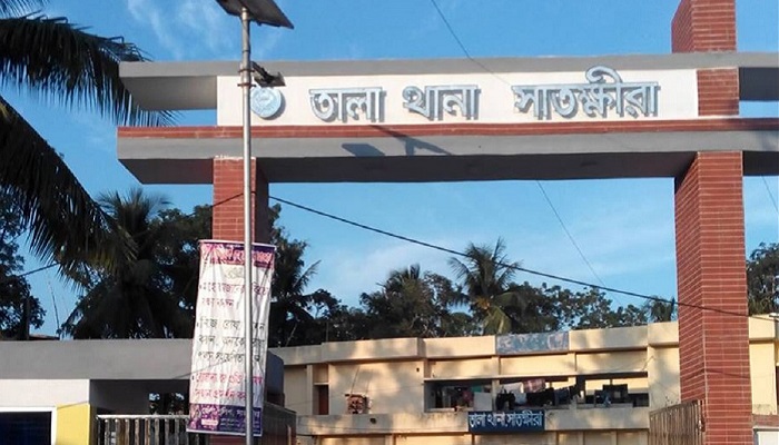 তালায় ট্রাকের ধাক্কায় ব্যবসায়ীর মৃত্যু