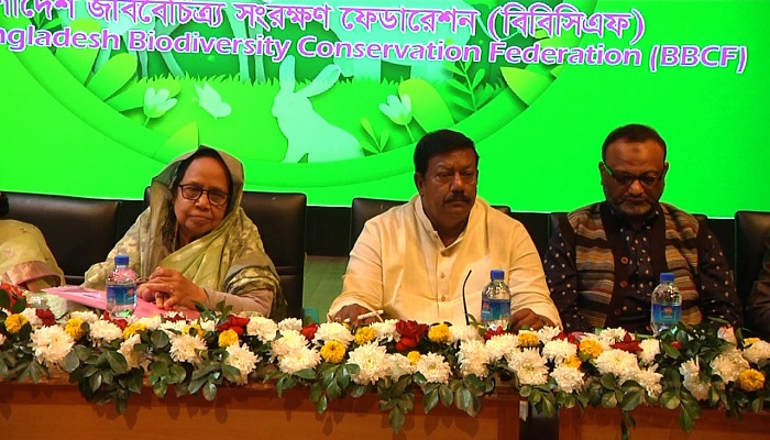 ধনিক শ্রেণি পরিবেশ ধ্বংস করে চলেছেন