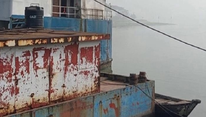 ১০ ঘণ্টা পর দৌলতদিয়া-পাটুরিয়া ফেরি চলাচল স্বাভাবিক