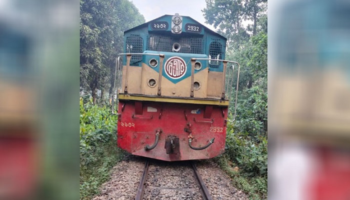 ৬ ঘণ্টা পর খুলনা রুটে ট্রেন চলাচল স্বাভাবিক