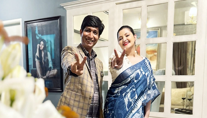 পরী জানালেন, চলো বদলে যাই