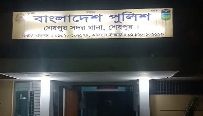 ট্রাকচাপায় বাবা-ছেলেসহ নিহত ৩