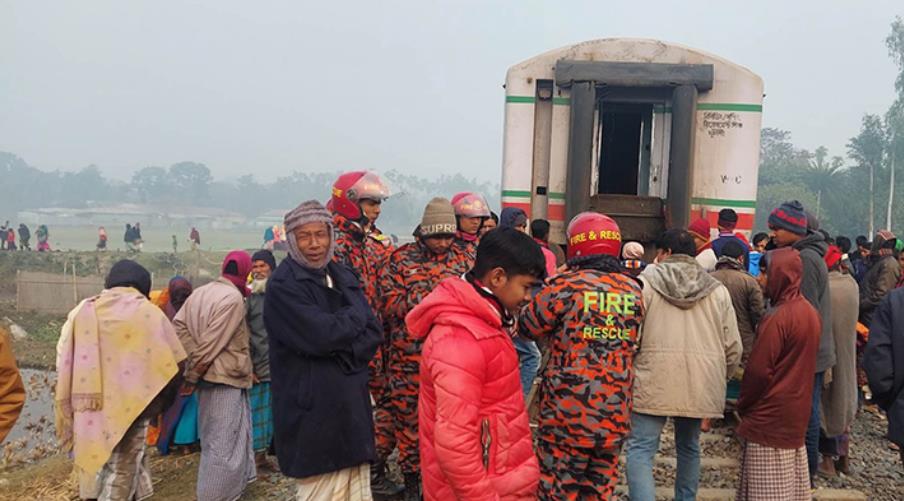 নীলফামারীতে দুই ট্রেনের সংঘর্ষ, আহত অর্ধশতাধিক