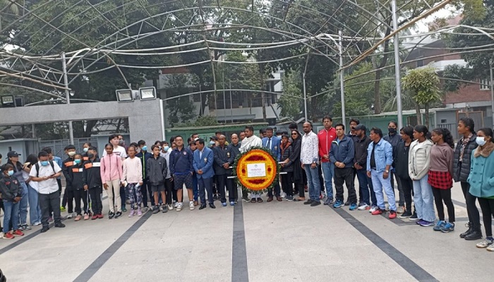 বঙ্গবন্ধুর প্রতিকৃতিতে পাকিস্তানি খেলোয়াড়দের শ্রদ্ধা