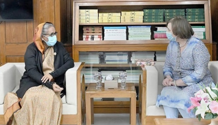 নারীদের সঙ্গে নিয়েই আমরা এগিয়ে যাবো