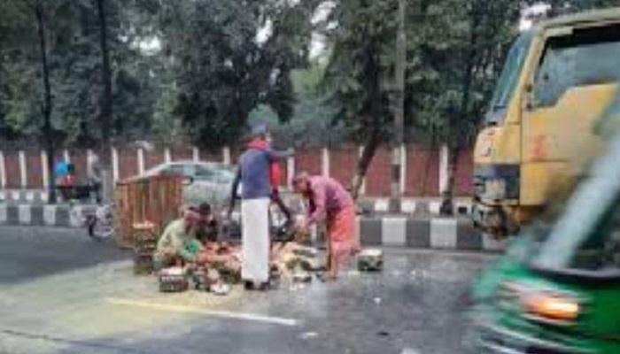 রাজধানীতে ট্রাকের ধাক্কায় যুবক নিহত