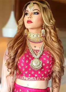 হঠাৎই পোশাকে পরিবর্তন রাখি সাওয়ান্তের