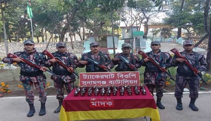 সুনামগঞ্জ সীমান্তে ভারতীয় মদ জব্দ