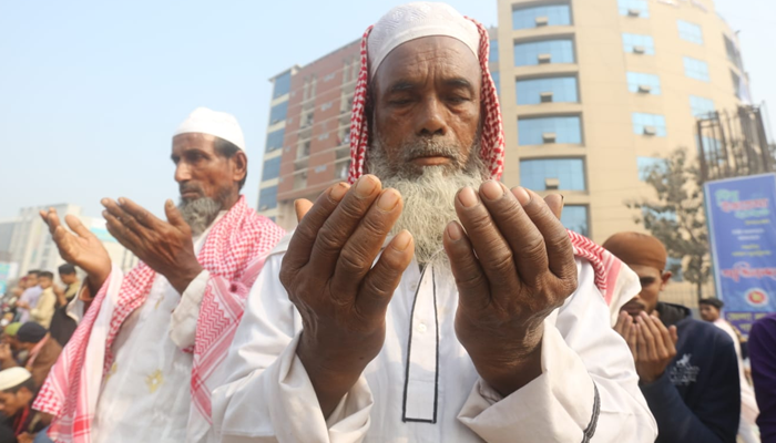 আখেরি মোনাজাতে সমাপ্ত বিশ্ব ইজতেমা
