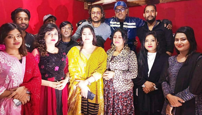 সানি’র পরিকল্পনায় গাইলেন ১২ কণ্ঠশিল্পী