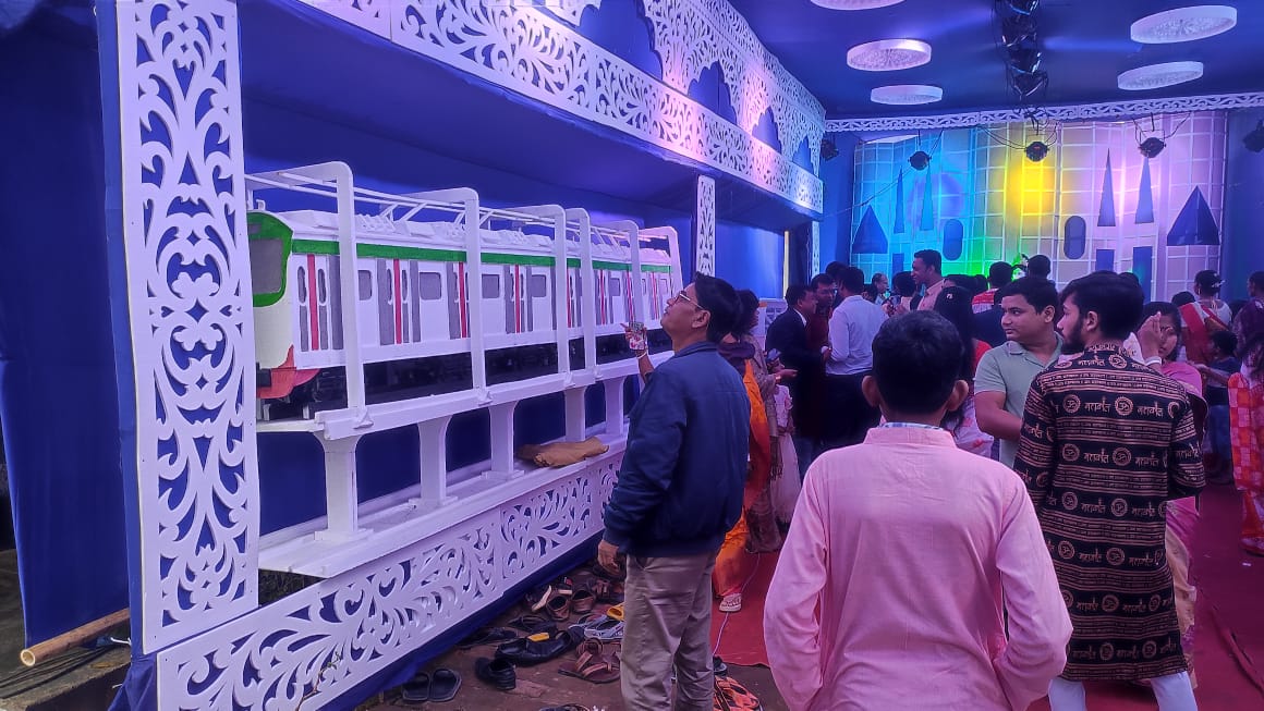 সরস্বতী পূজামণ্ডপ যেন সমৃদ্ধ বাংলাদেশ