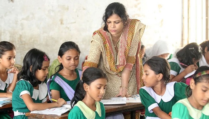 বই পায়নি অনেক শিক্ষার্থী