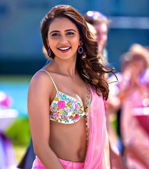 যৌনতাকে ঘিরে ব্যক্তিগত অভিজ্ঞতা জানালেন রাকুল