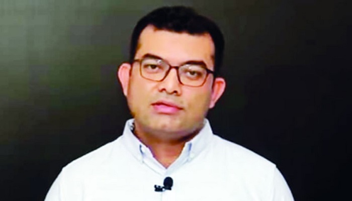 রেস্টুরেন্টের হোস্ট থেকে বিশ্বের শীর্ষস্থানীয় প্রতিষ্ঠানের কর্মকর্তা