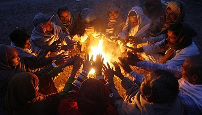 তীব্র শীতে জবুথবু জনজীবন
