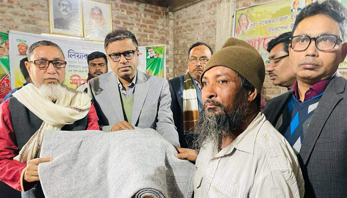 লিয়াকত শিকদারের কম্বল পেল তিন উপজেলার ৫সহস্রাধিক শীতার্ত