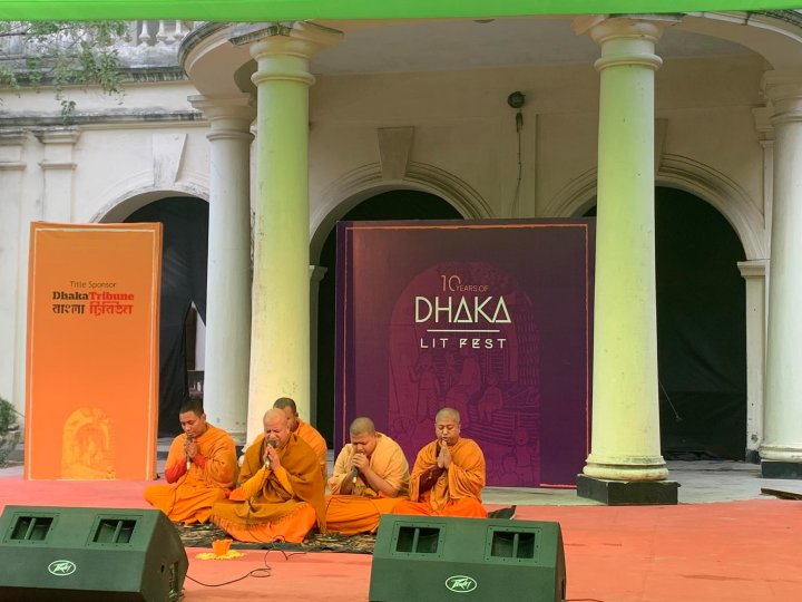 কুয়াশামাখা শীতে ১০ম লিট ফেস্টের উদ্বোধন