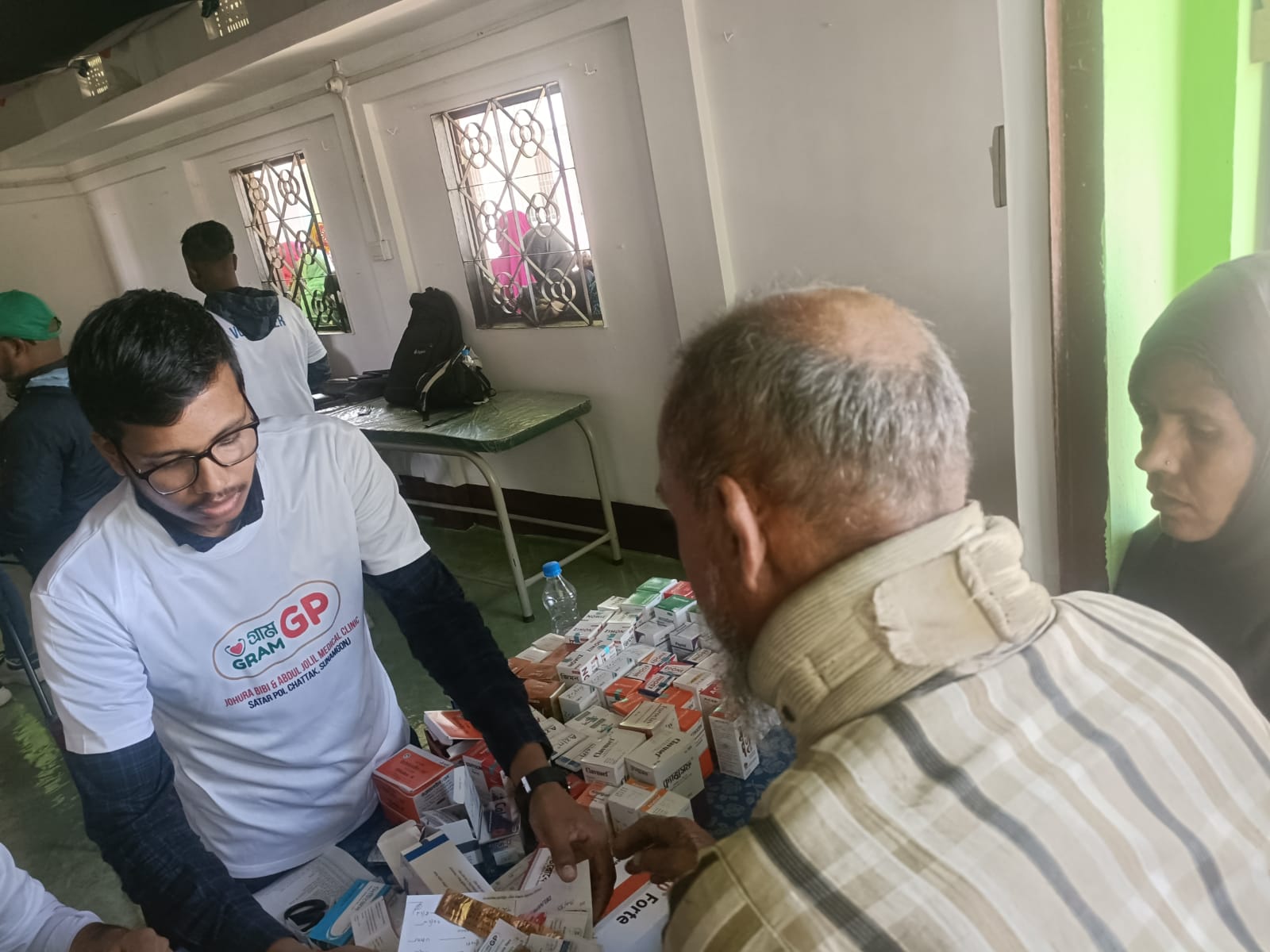 ছাতকে মেডিক্যাল সেন্টারে ফ্রিতে চিকিৎসা সেবা