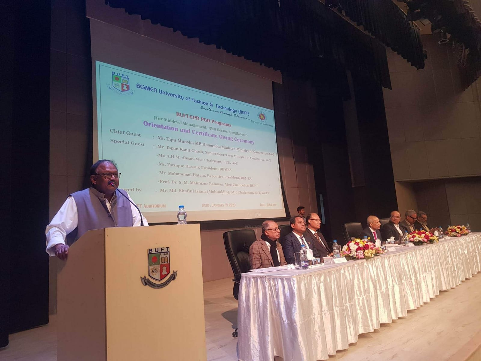 পোশাক খাতে আর বিদেশি জনশক্তির প্রয়োজন হবে না
