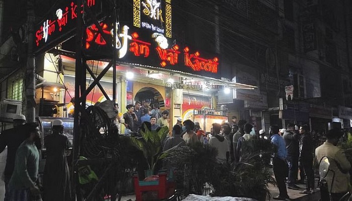 রেস্তোরাঁ ম্যানেজারকে গুলি, গ্রেপ্তার ২