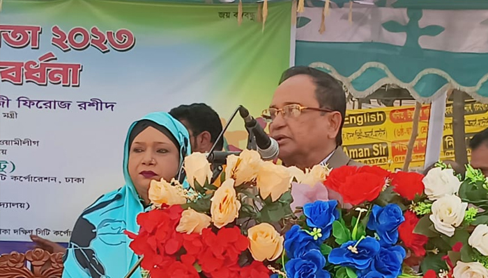 ভাষা শহিদদের বেদীতেও পেশীশক্তি!