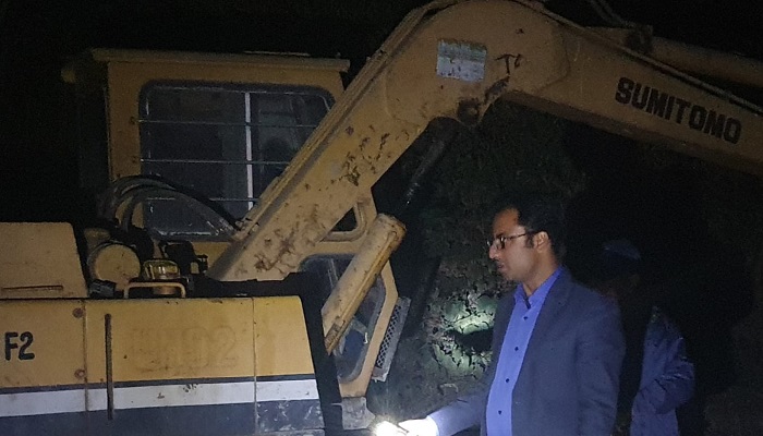 কৃষি জমির মাটি কাটার দায়ে দেড় লাখ টাকা জরিমানা