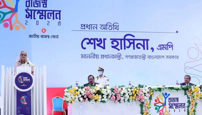 সচেতনতা বৃদ্ধির মাধ্যমে কর আদায় করতে হবে