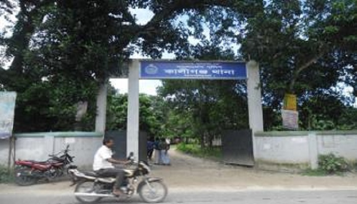 কালীগঞ্জে ব্যবসায়ীর তিন লাখ টাকা ছিনতাই