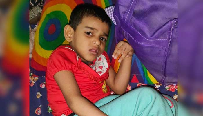 প্রতিবন্ধী শিশুকে হাসপাতালে রেখে উধাও!