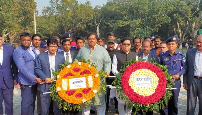 মুজিবনগর স্মৃতিসৌধে জনপ্রশাসন ও ক্রীড়া প্রতিমন্ত্রীর শ্রদ্ধাঞ্জলি