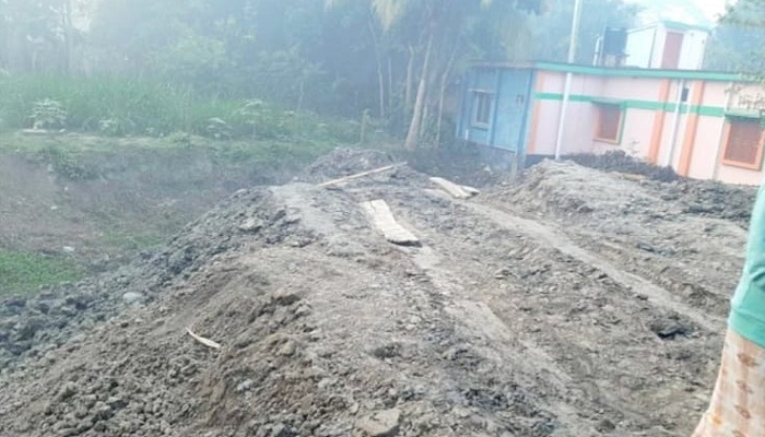ডুমুরিয়ায় থামছে না পাউবোর জমি দখলের মহোৎসব