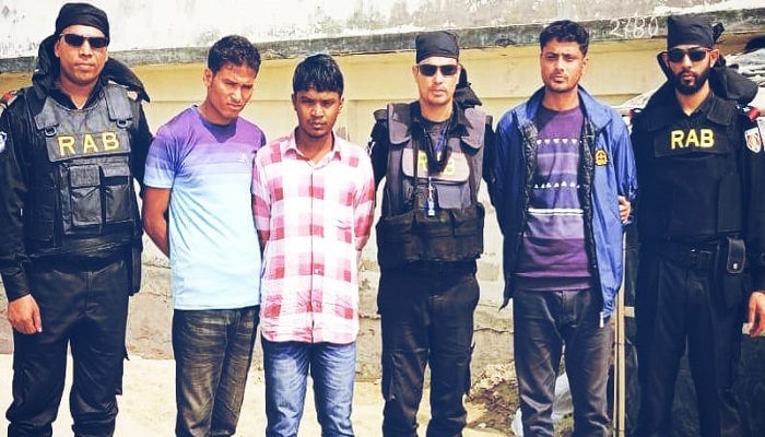 কুতুবদিয়ায় ৮ অস্ত্রসহ ইউপি মেম্বার আটক