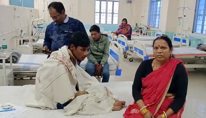 ৫০০ ছাত্রী দেখেই অজ্ঞান একমাত্র ছাত্র