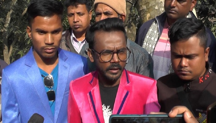 ব্যালটে ভোট চান হিরো আলম