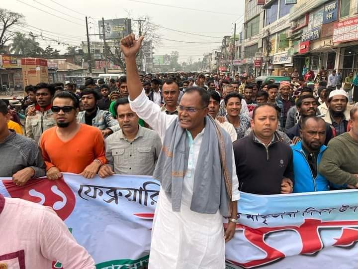 সুনামগঞ্জে একুশের প্রথম প্রহরে শহীদদের প্রতি শ্রদ্ধা নিবেদন