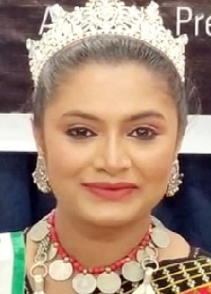মিসেস ইন্ডিয়া ইউনিভার্স হলেন স্নিগ্ধা