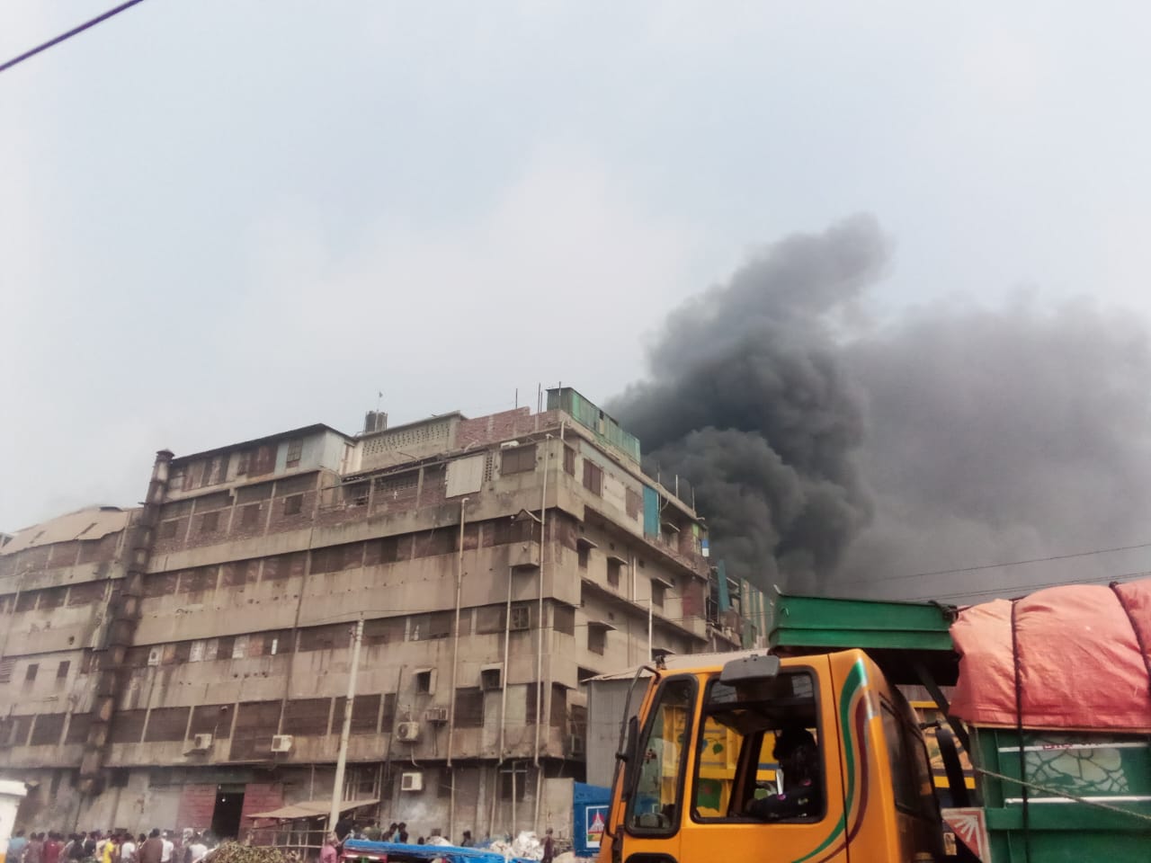 রাজধানীতে টেক্সটাইল মিলে অগ্নিকাণ্ড