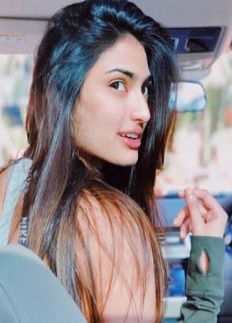 বিয়ে করেই কটাক্ষের শিকার নববধূ আথিয়া