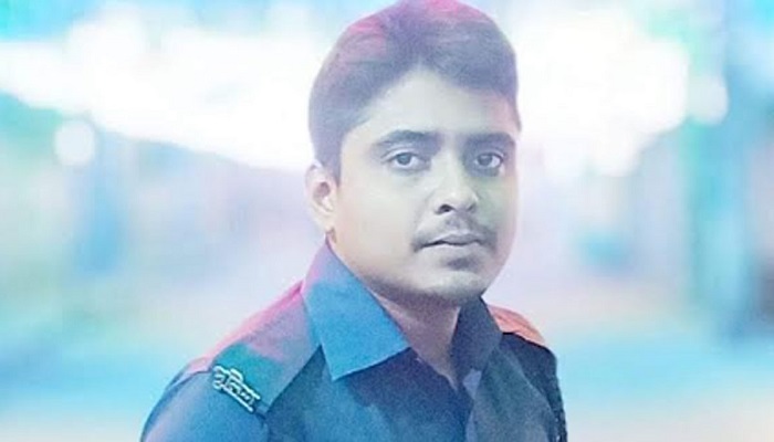 মাটিবাহী ট্রাকের চাকায় পিষ্ট পুলিশ সদস্য