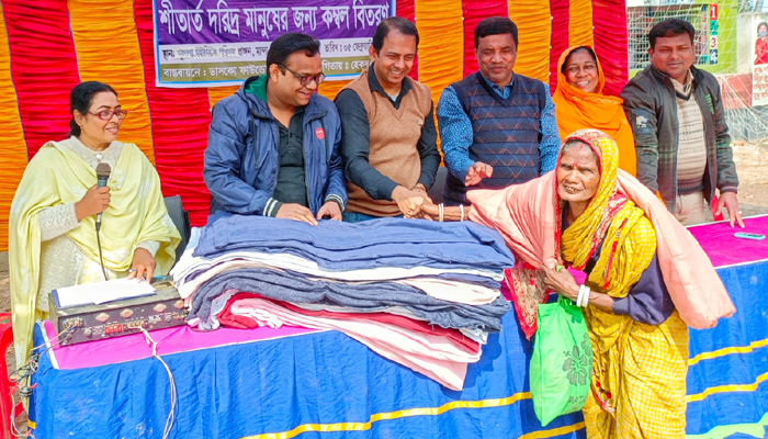 মান্দায় প্রান্তিক জনগোষ্ঠীর মাঝে কম্বল বিতরণ