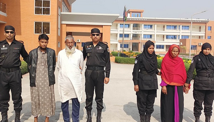 ময়মনসিংহে বাবা-ছেলে হত্যা, গ্রেপ্তার ৪