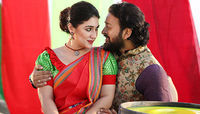 লাল শাড়ি নিয়ে ঈদে আসছে অপু-সাইমন