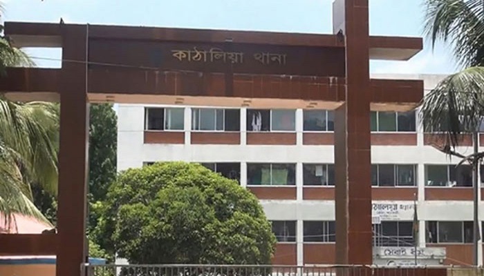 কাঠালিয়ায় প্রতিপক্ষের হামলায় আহত ৪